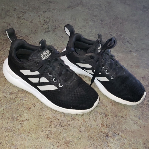 boys size 3 tennis shoes